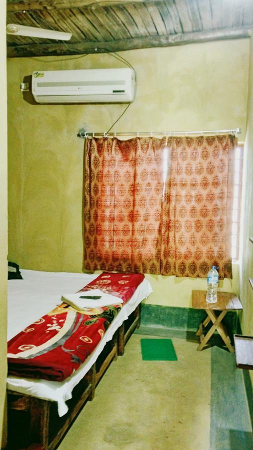 Roshnai Village Resort Bolpur Bilik gambar